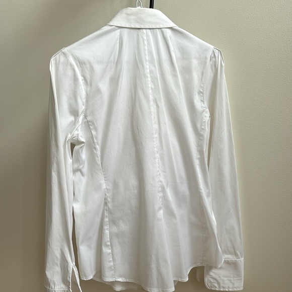 Andy the-Anh White ruffles and waves blouse - Picture 4 of 5